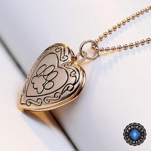 Necklaces and pendants with zodiac constellation designs for an astrological touch-Adorable Engraved Paw Heart Locket Pendant Necklaces