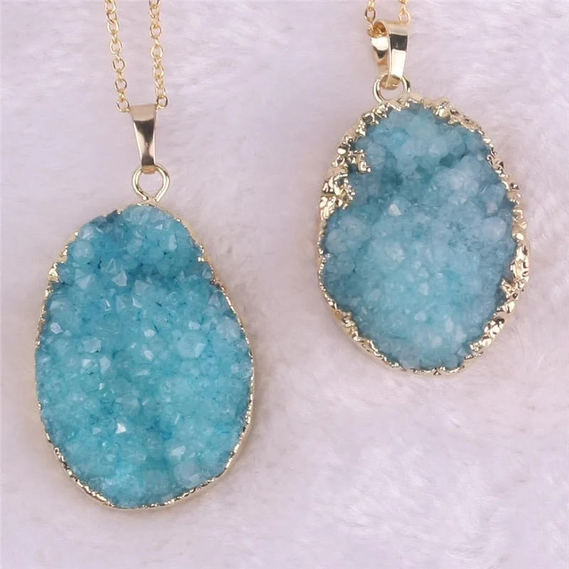 Best necklaces and pendants with vintage lockets for a nostalgic, sentimental look-Natural Stone Geode Pendant Necklace