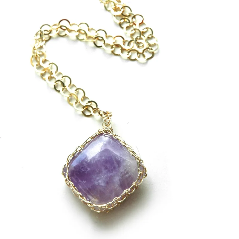 Best necklaces and pendants with art deco elements for a vintage, glamorous design-Rectangle Amethyst Pendant necklace in gold